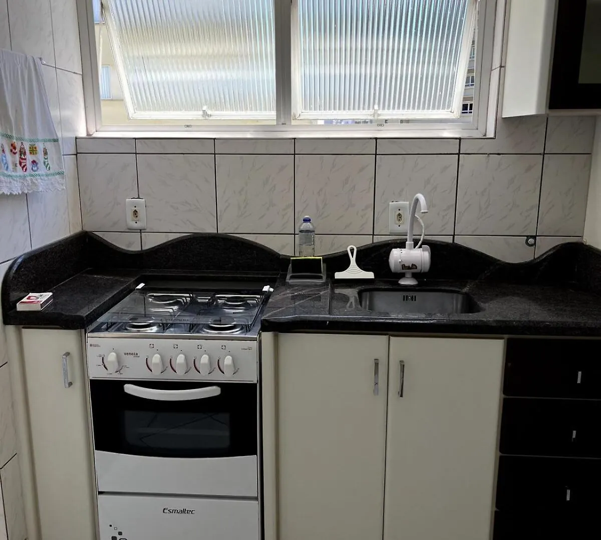 Apartamento De Dois Quartos No Centro Florianópolis شقة